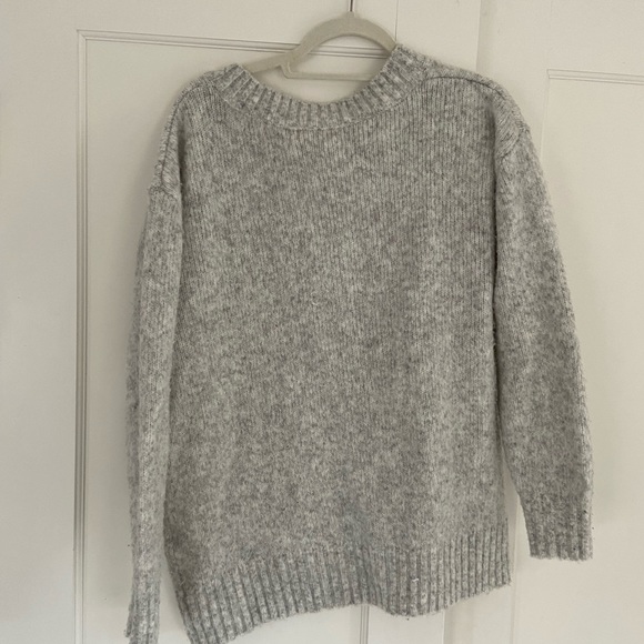 Oversized Comfy Sweater - Picture 2 of 3